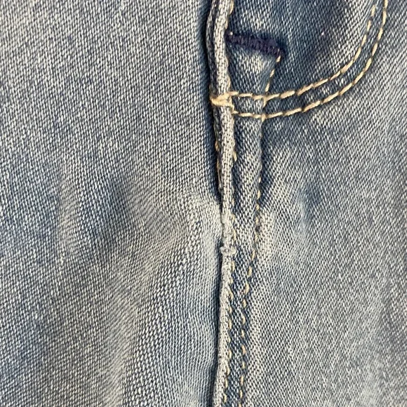 Light Wash High-Rise Skinny Jeans - Women's - Picture 8 of 14